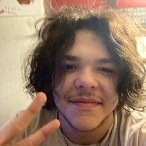 Meet your Posher, Avery